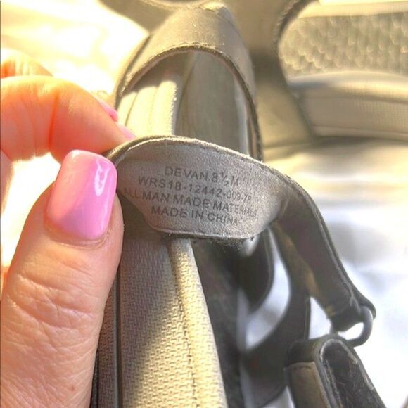 Yuu Devan Black Women's Sandals - Size 8 1/2 - Picture 2 of 8